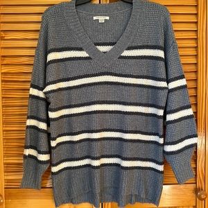 american eagle blue grey stripped oversized v neck sweater